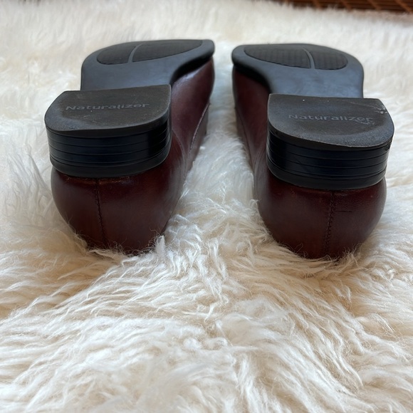 Women’s Naturalizer Brown Leather Tasseled Loafer, Style 727A36 - Picture 7 of 8